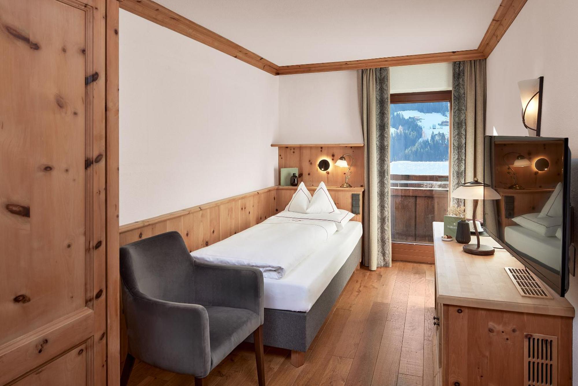 Der Boeglerhof - Pure Nature Spa Resort アルプバッハ エクステリア 写真