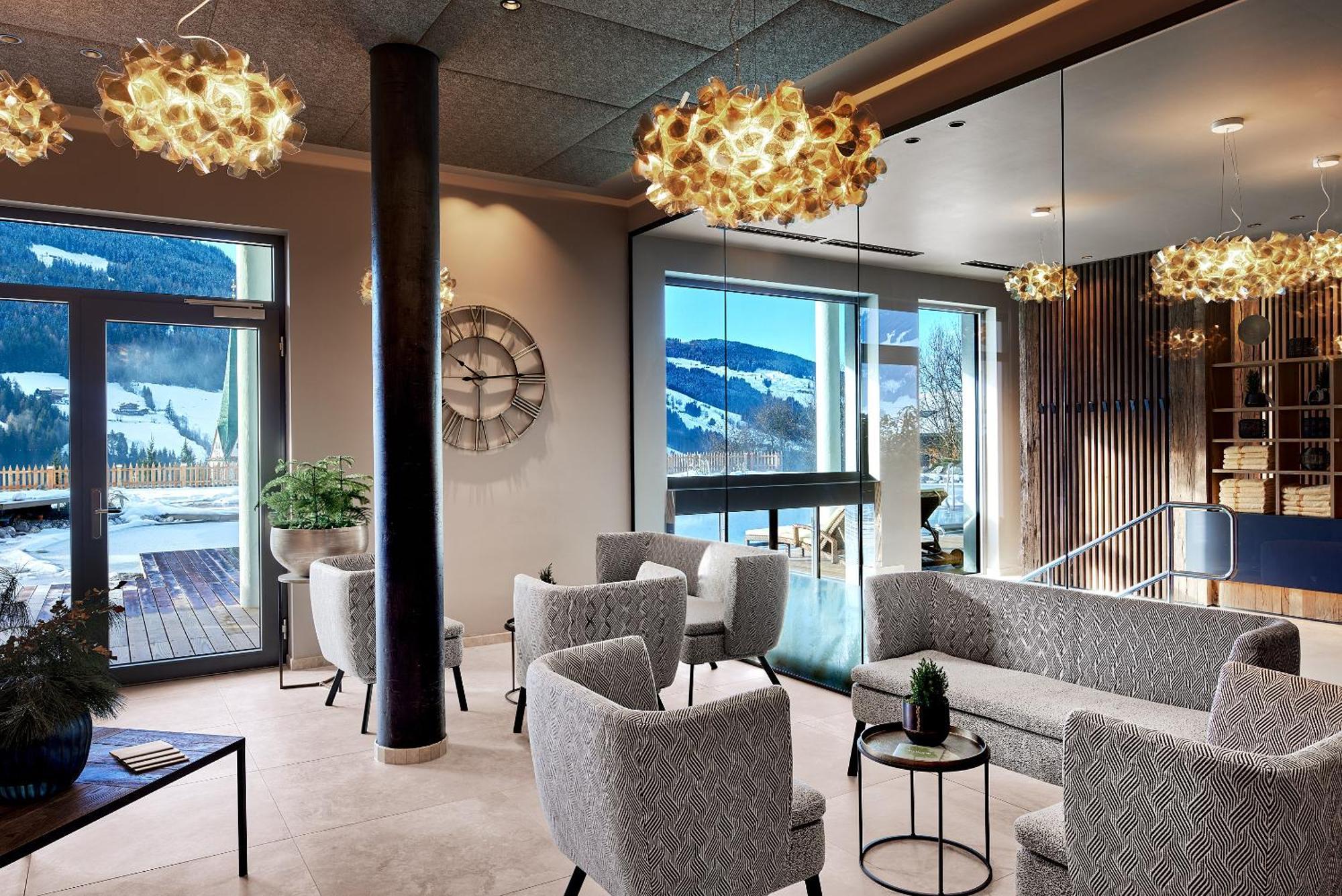 Der Boeglerhof - Pure Nature Spa Resort アルプバッハ エクステリア 写真