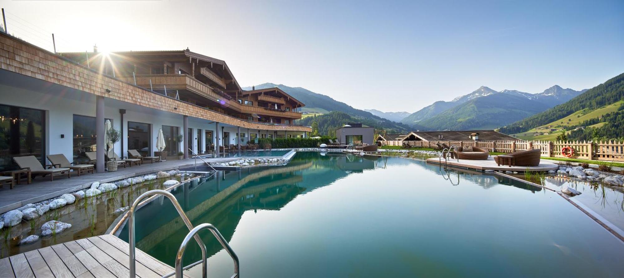 Der Boeglerhof - Pure Nature Spa Resort アルプバッハ エクステリア 写真